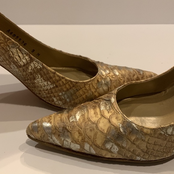 Stuart Weitzman Snakeskin Stilettos Size 9 - Picture 7 of 7